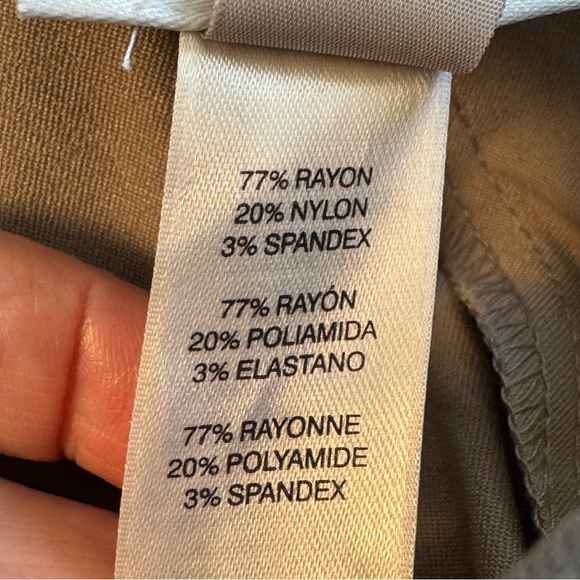 NWTs Chico’s Size 1 (8) Taupe Rayon/Nylon/Span Perfect Stretch Josie Capri Pants - Picture 11 of 14